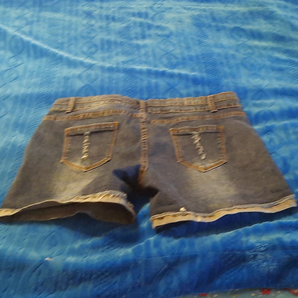 Den shorts